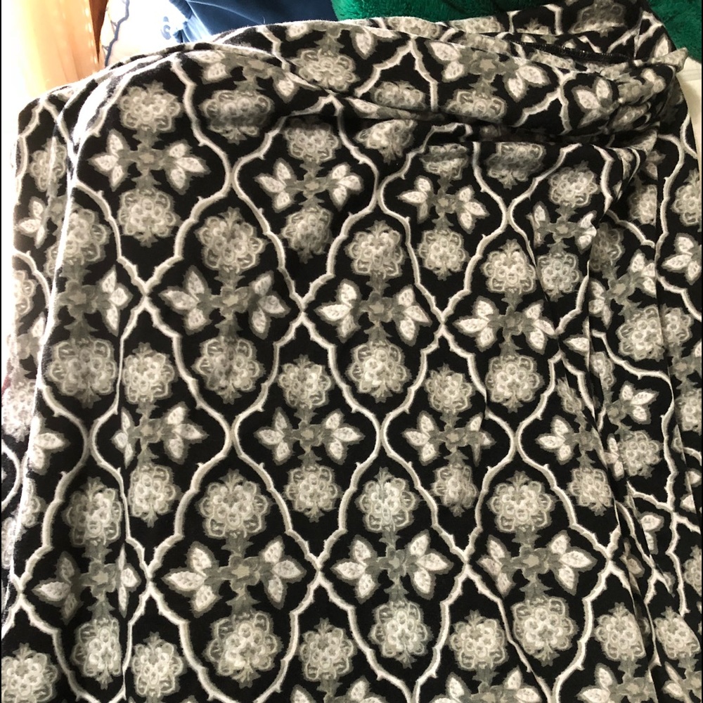 Black and white maxi skirt